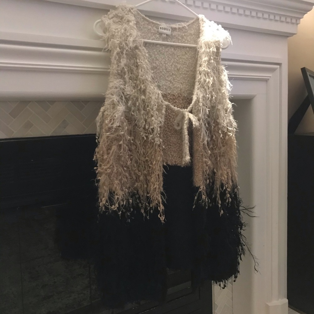 Sioni Studio Women Size L/XL Woven Fringed Sweater
